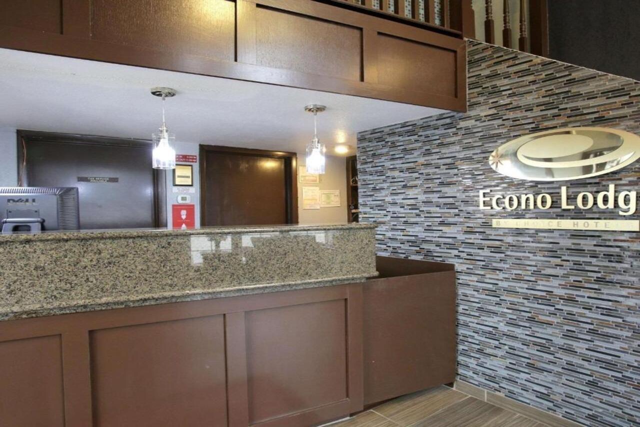 Econo Lodge Near The Domain - The Arboretum Austin Exterior photo